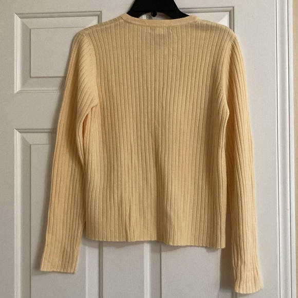 Button down sweater - Picture 4 of 4